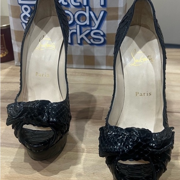 Christian Louboutin Black
Python Madame Butterfly Peep Toes - Picture 3 of 11